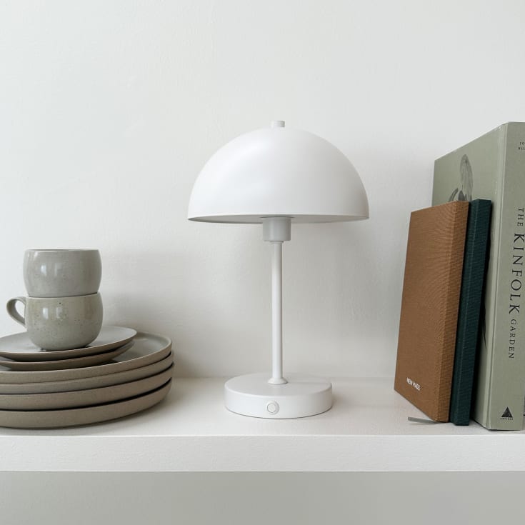Dyberg Larsen Stockholm genopladelig bordlampe, hvid