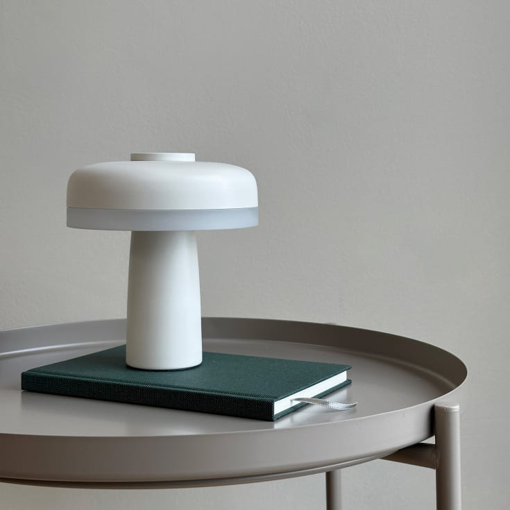 Dyberg Larsen Porter oppladbar bordlampe, hvit