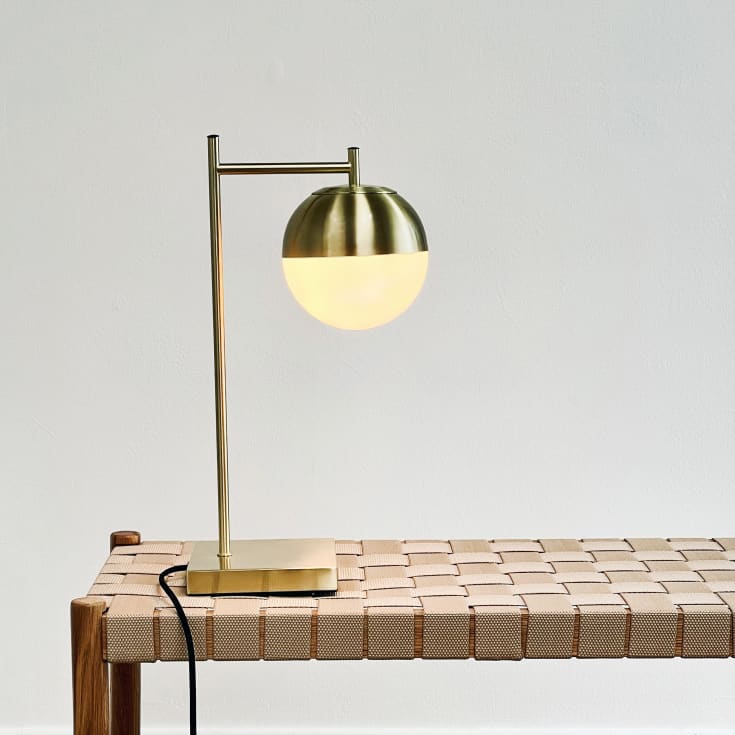 Dyberg Larsen Caen bordslampa