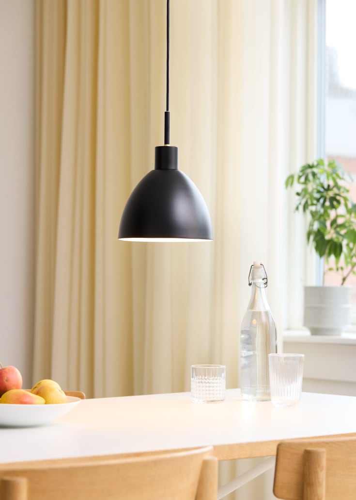 Halo Design Rock pendellampa, svart