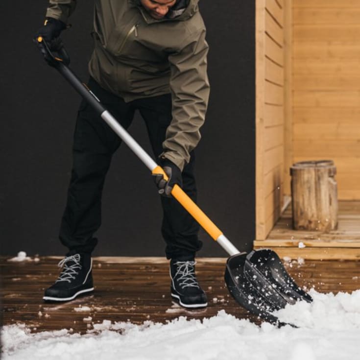 Fiskars X-series snöskuffe, teleskopisk håndtak