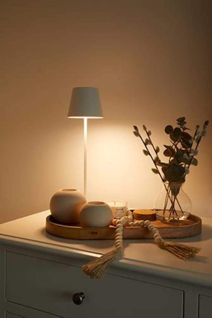 RGB+W trådlös bordslampa i svart - 4-6 timmar vit, 12 timmar RGB