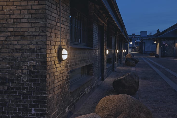 Louis Poulsen skottlampe, 3000K, uskygget, opalgrå