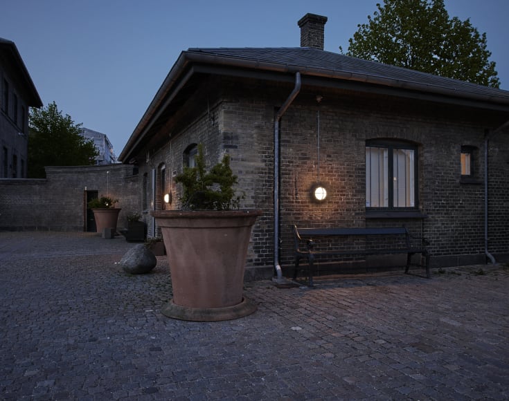 Louis Poulsen skottlampe, 3000K, uskjermet, opal aluminium