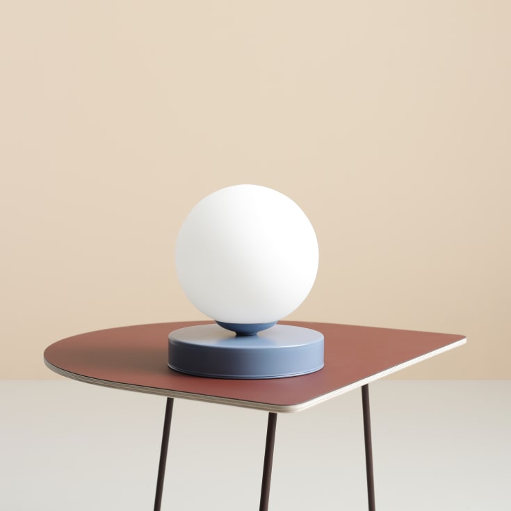 Aldex Ball bordlampe, blå, Ø17 cm