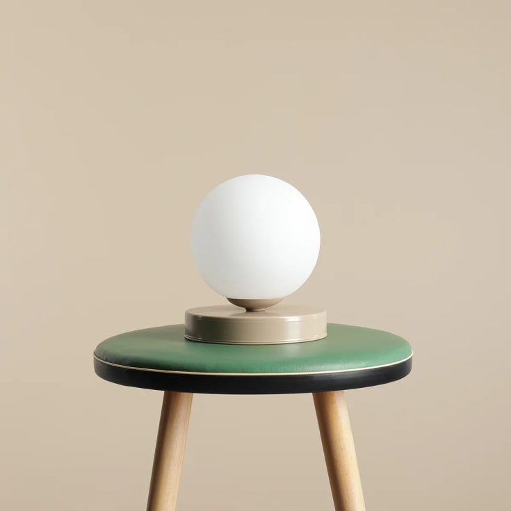 Aldex Ball bordlampe, grønn, Ø17 cm