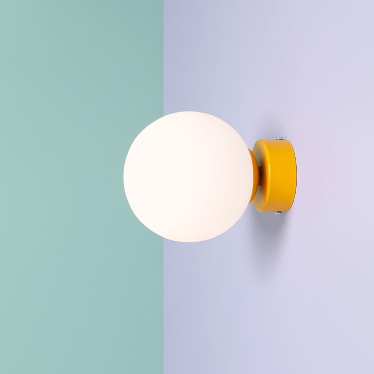 Aldex Ball vägglampa, gul, Ø14 cm