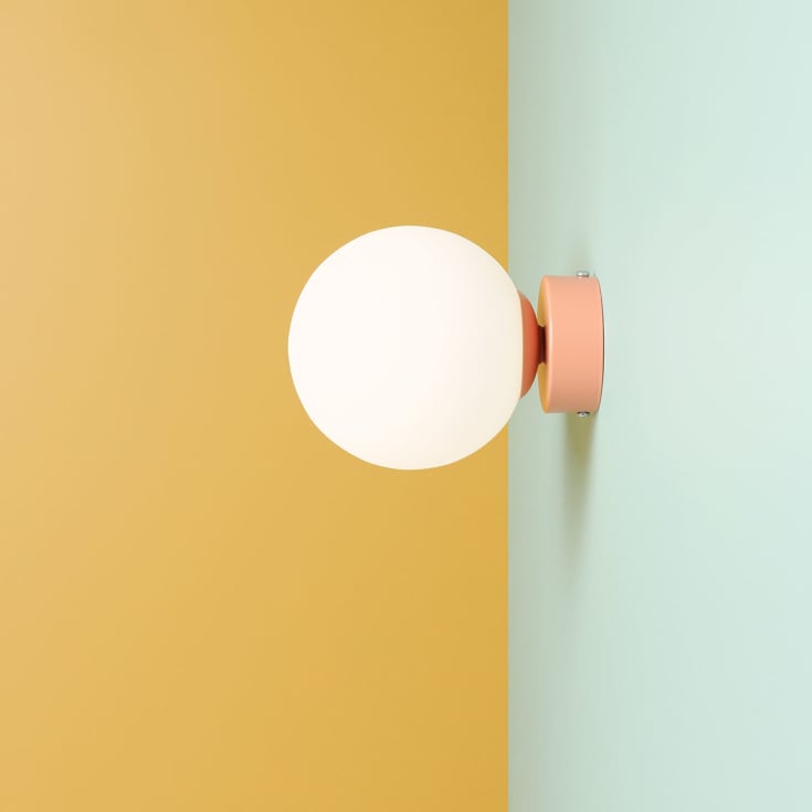 Aldex Ball vägglampa, korall, Ø14 cm
