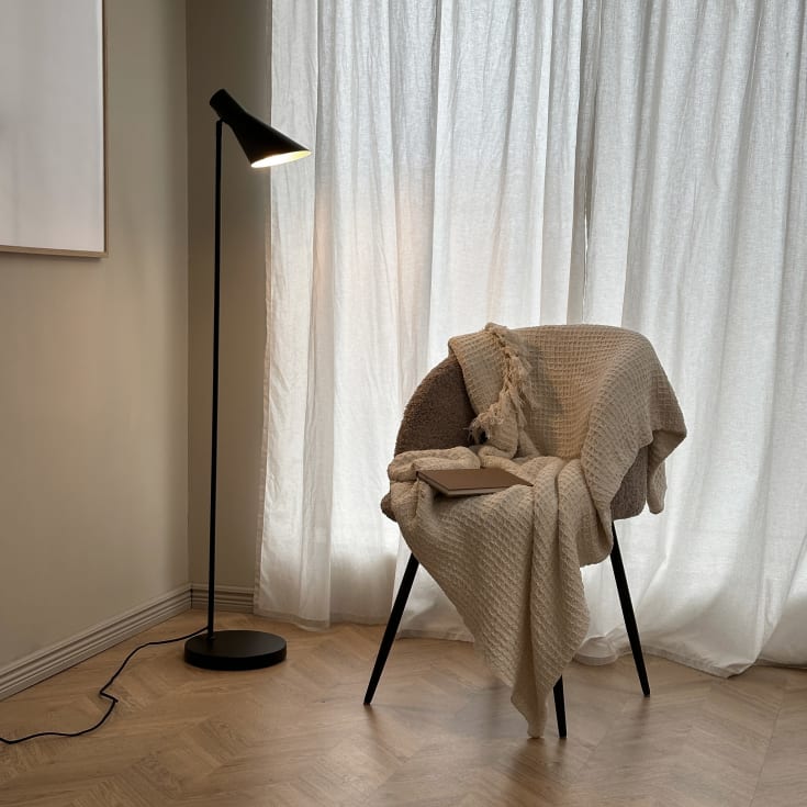 Dyberg Larsen DL12 golvlampa, svart