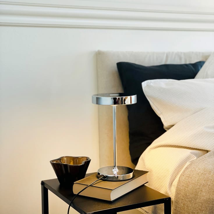 Dyberg Larsen Starlight bordlampe, krom