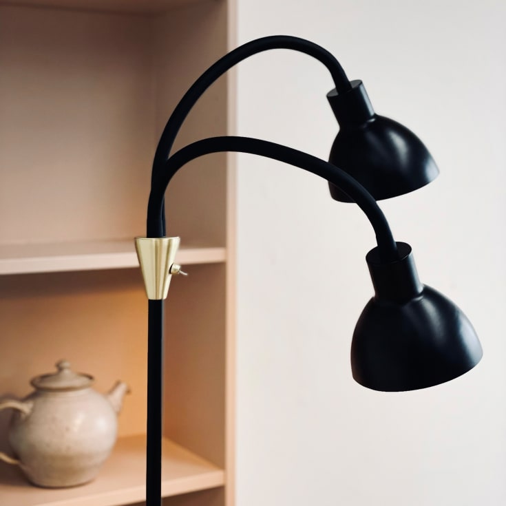 Dyberg Larsen Lilje golvlampa, svart