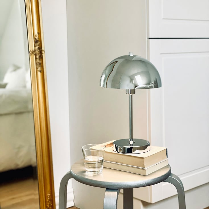 Dyberg Larsen Stockholm genopladelig bordlampe, krom