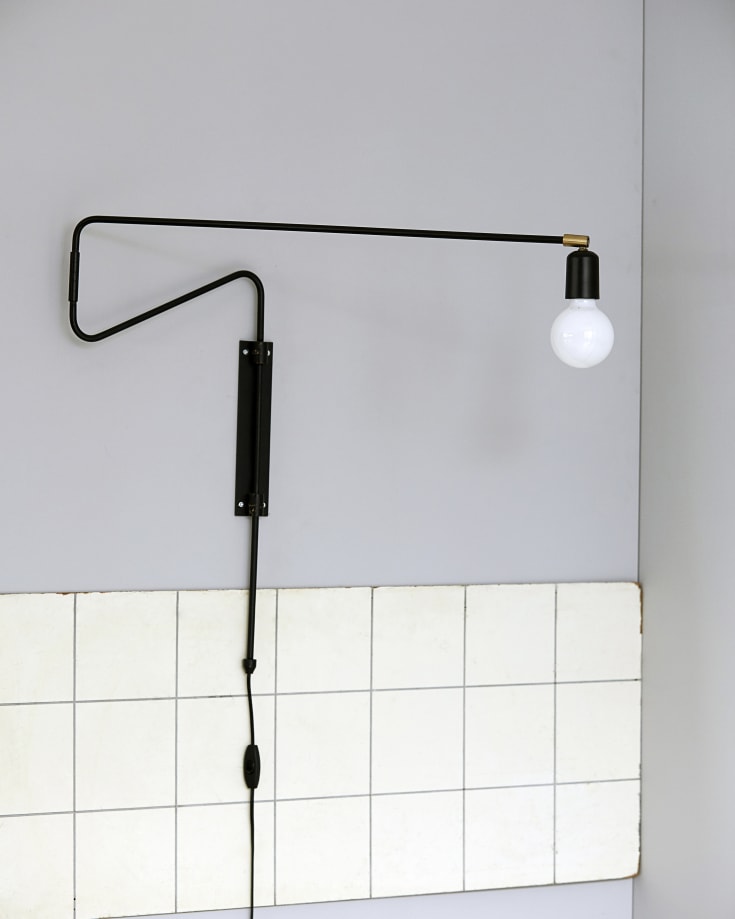 House Doctor Swing væglampe, 70 cm, sort