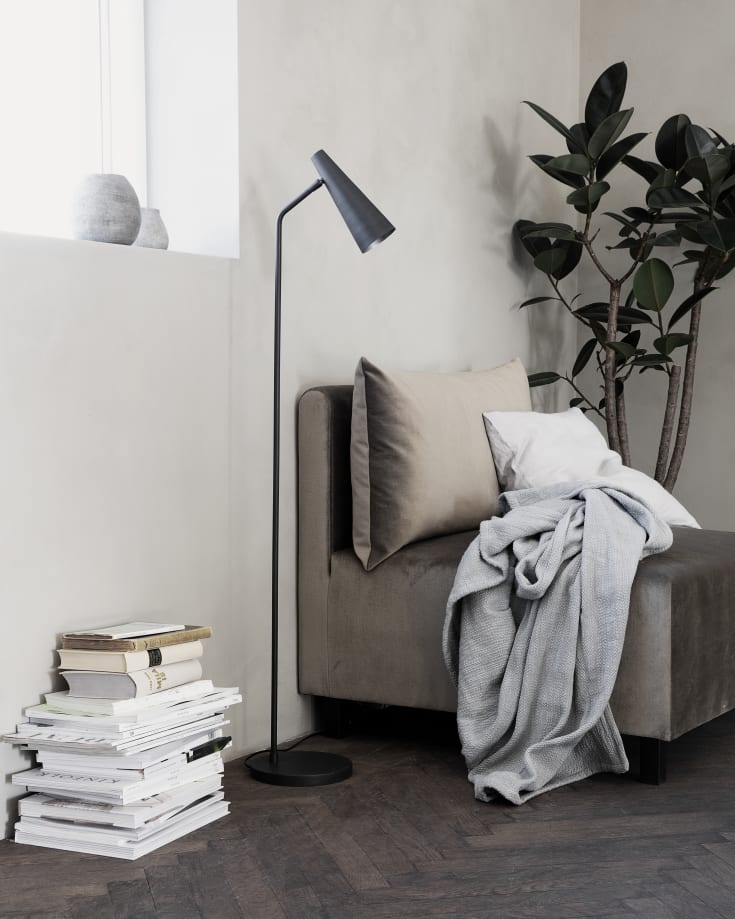 House Doctor Precise golvlampa, svart