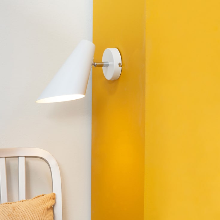 Dyberg Larsen Cale vägglampa, vit