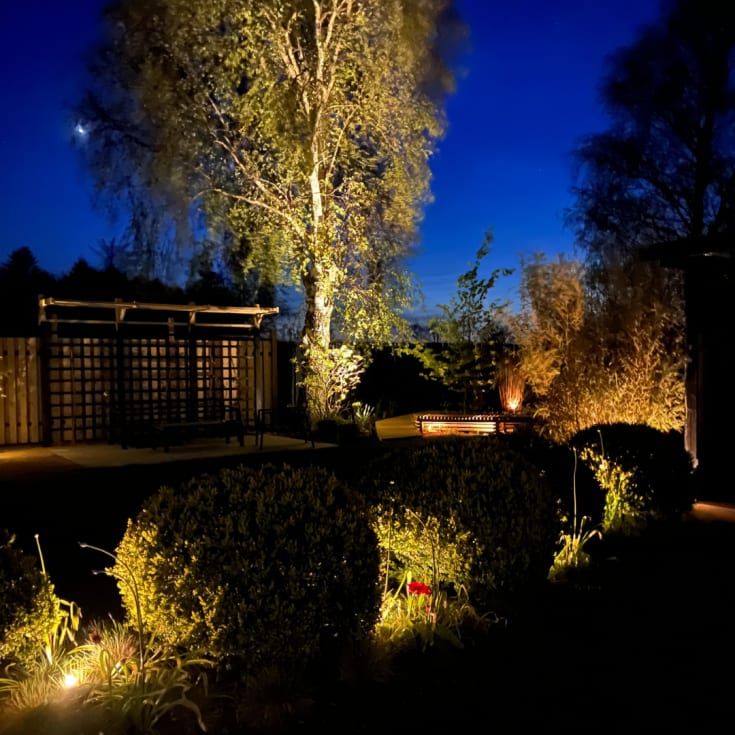 Light By Juul belegningsstein med Juulius 3 vippespotlight, earl blue