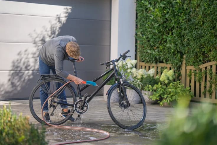 Gardena Cleansystem sykkelbørste, vanntilkobling, justerbar vannmengde