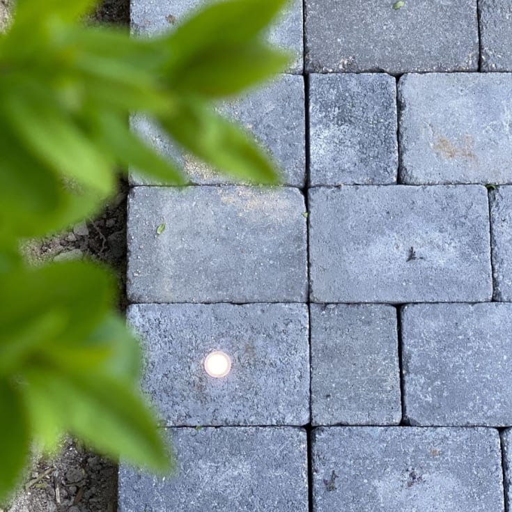 Holmegaardsten kantblock Cosmos mässing svart