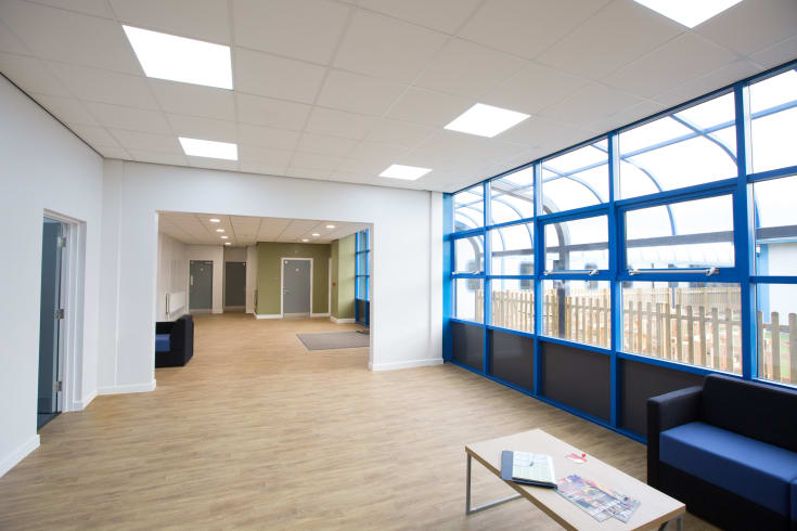 Ansell Lighting Pace bakbelyst CCT-panel med justerbar effekt 600×600, UGR < 19
