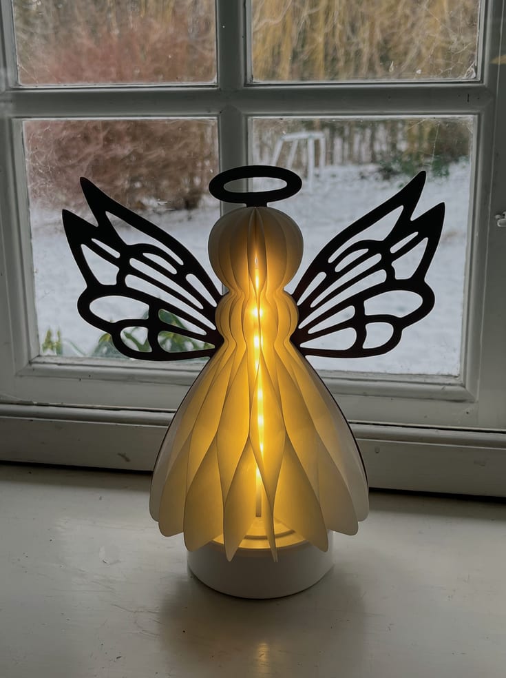 12 stk Veli Line papirengel med lys, 20 cm