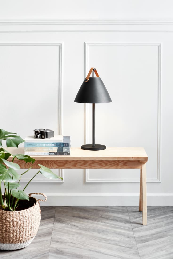 Dftp Strap bordslampa, svart