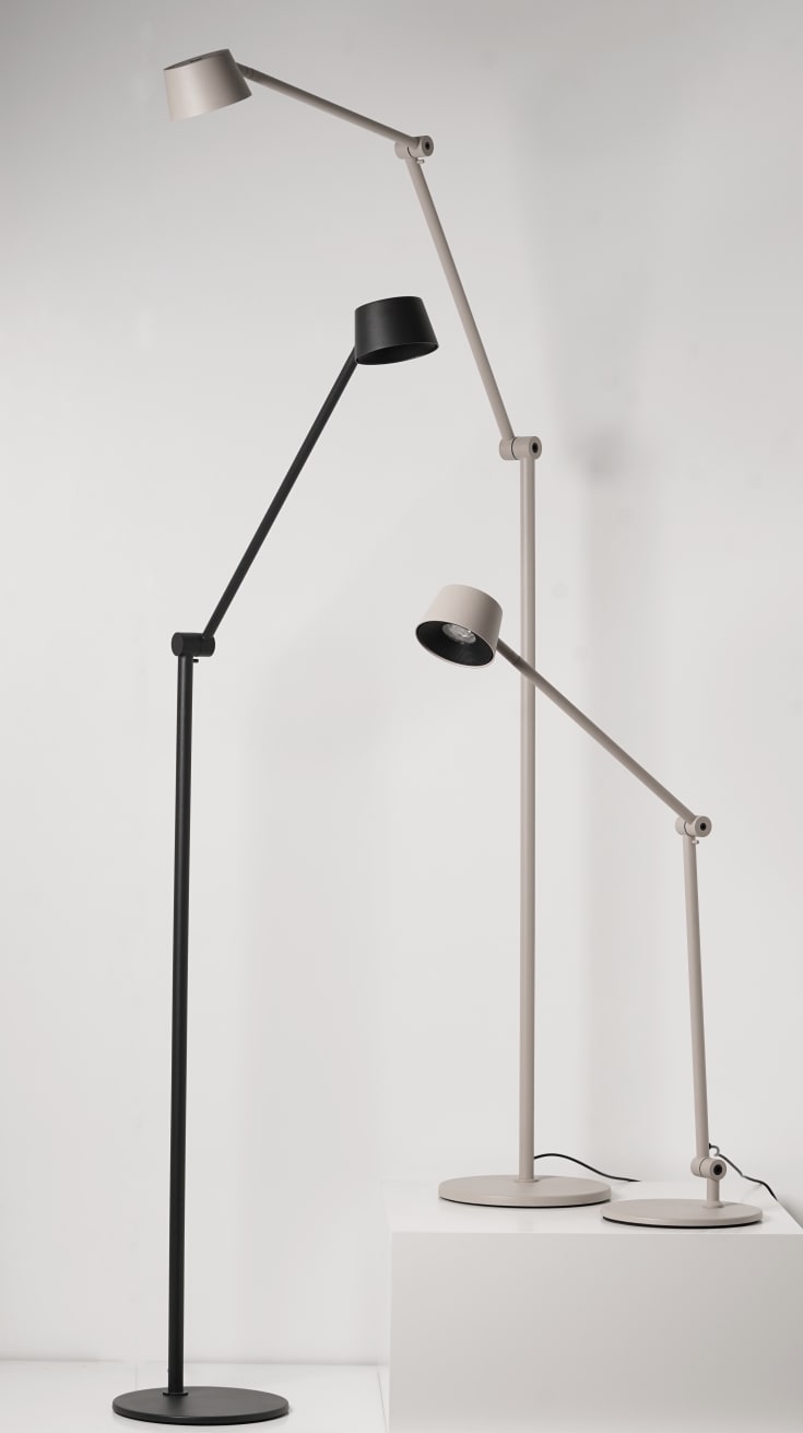 Antidark Direction F1 golvlampa, grå