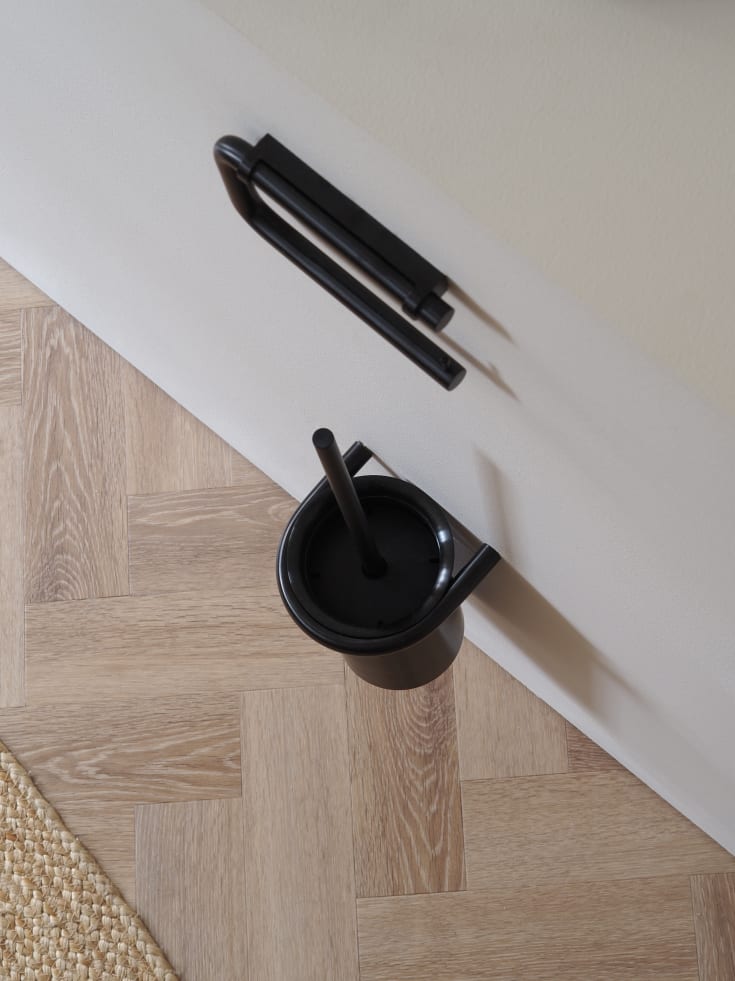 D Line toiletrulleholder, børstet sort