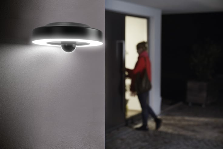 Osram Smart+ Wifi Circle udendørs væglampe med kamera