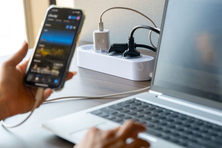 Shelly Grenuttag Gen4 vit, WiFi och Zigbee smartuttag