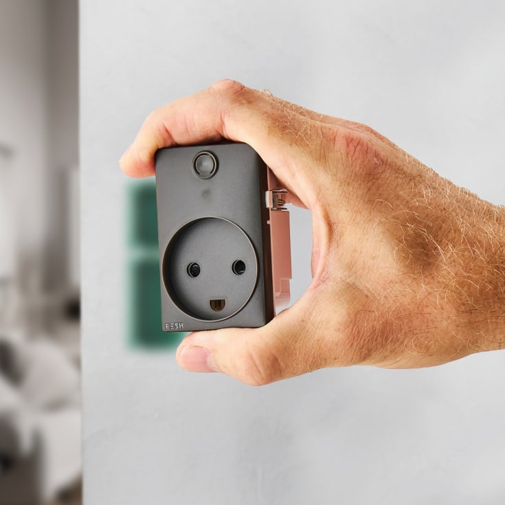Fesh Curveline Smart stikkontakt med jord, 1,5 modul, grå