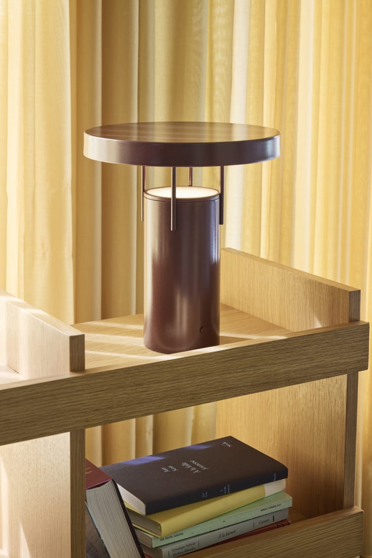 Hübsch BringMe oppladdningsbar bordlampe, rød