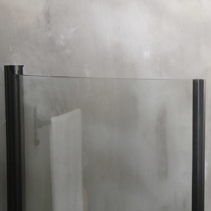 Bathlife Allsidig buet dusjdør, 70 cm, klart glass, sort profil