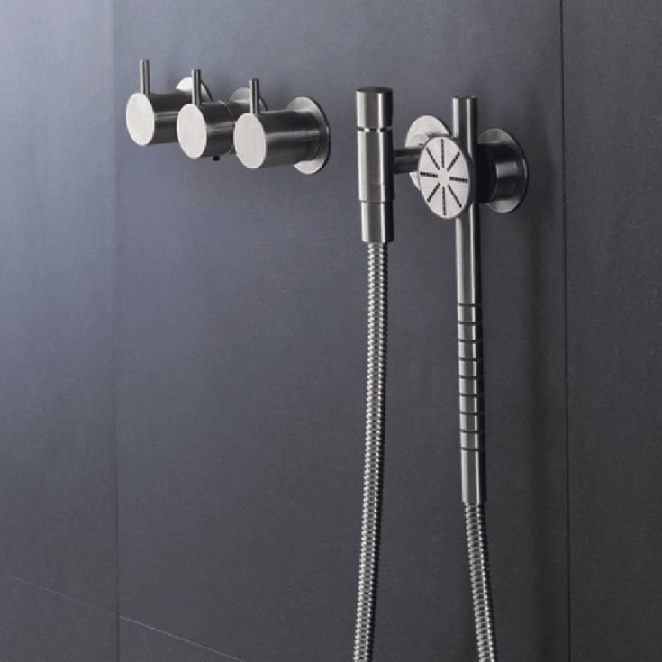Vola 5411C-070S badekarbatteri, 160 mm tut, med hånddusj, krom