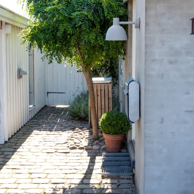 Louis Poulsen Toldbod 220 vägglampa utomhus, svart