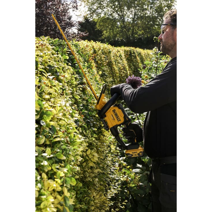 DeWalt 18V XR DCMHT567N-XJ hækkeklipper, 60 cm, uden batteri