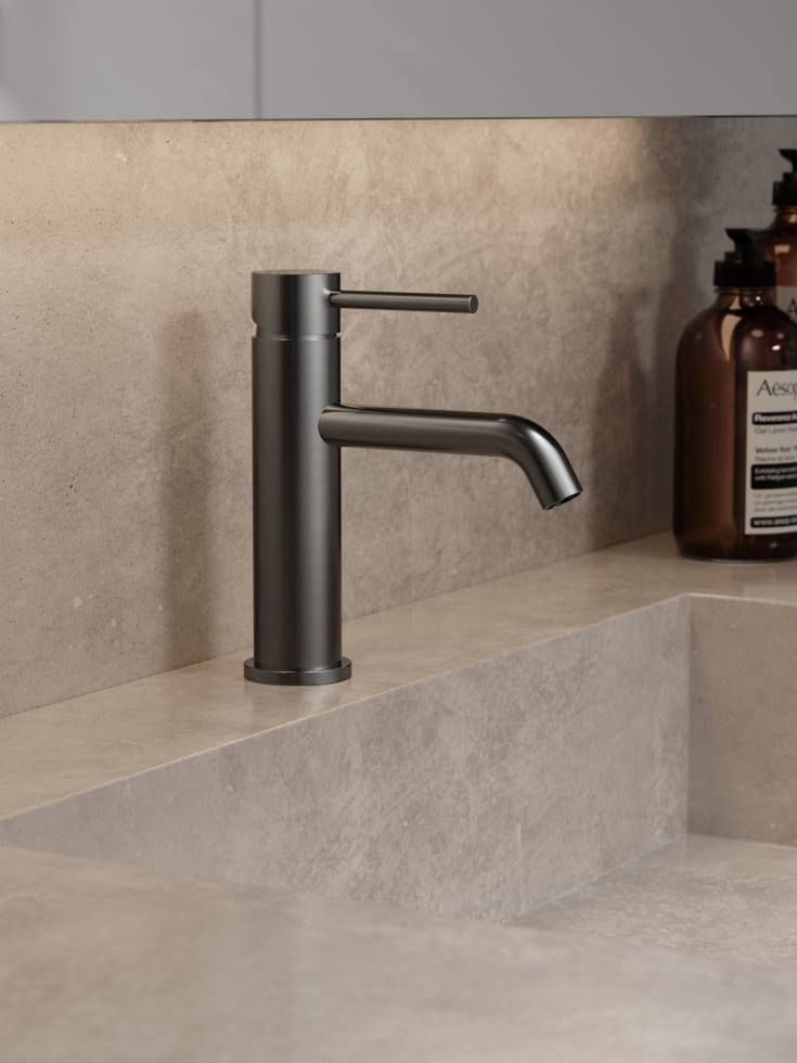 Zen Sanitary Slimline tvättställsblandare, svart krom