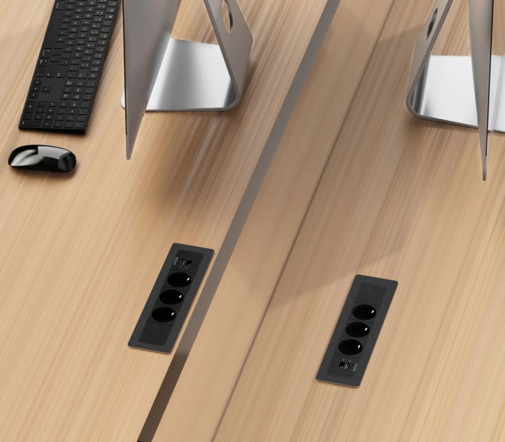Deltaco indbygget stikkontakt, 3 stik, A+C USB-oplader, sort