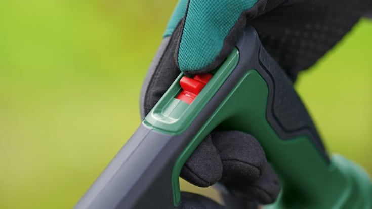 Bosch batteridrevet løvblåser Universal, 18V-130, solo