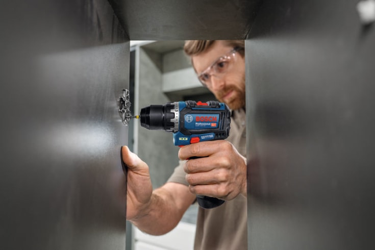 Bosch bor-/skrutrekker GSR 12V-32, 2 x 12 V/2,0 Ah, i veske
