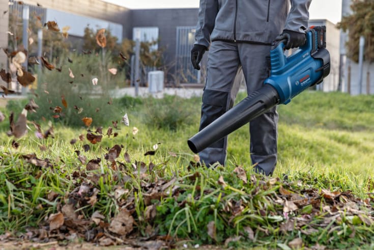 Bosch løvblæser GBL 18V-750, solo