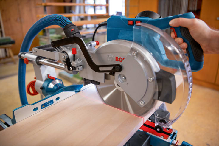 Bosch kap-/geringssav GCM 305-254 D