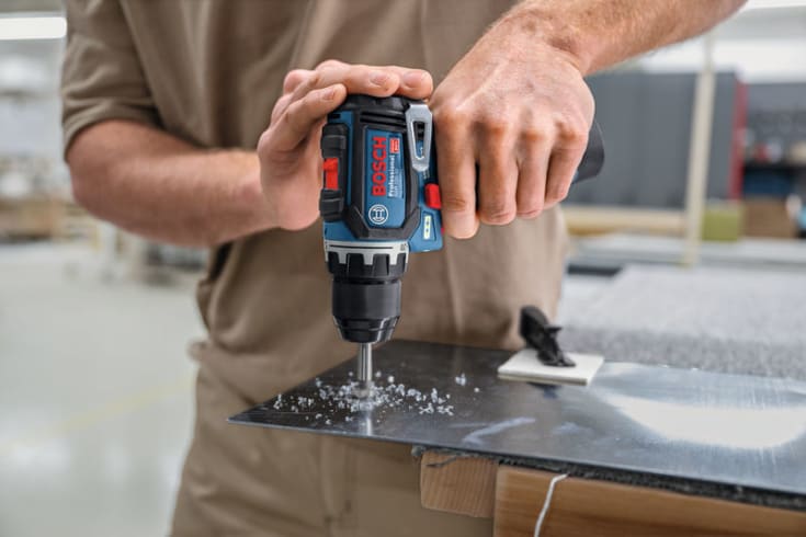 Bosch bor-/skrutrekker GSR 12V-32, 2 x 12 V/2,0 Ah, i veske
