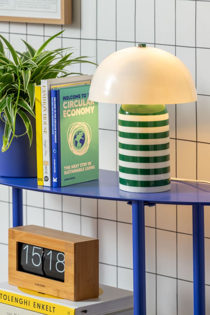 Leitmotiv Rayado Retro bordlampe, stripet grønn