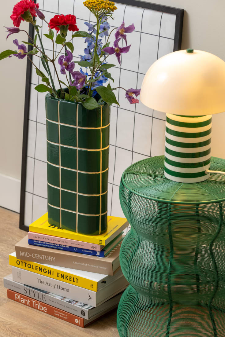 Leitmotiv Rayado Retro bordlampe, stripet grønn