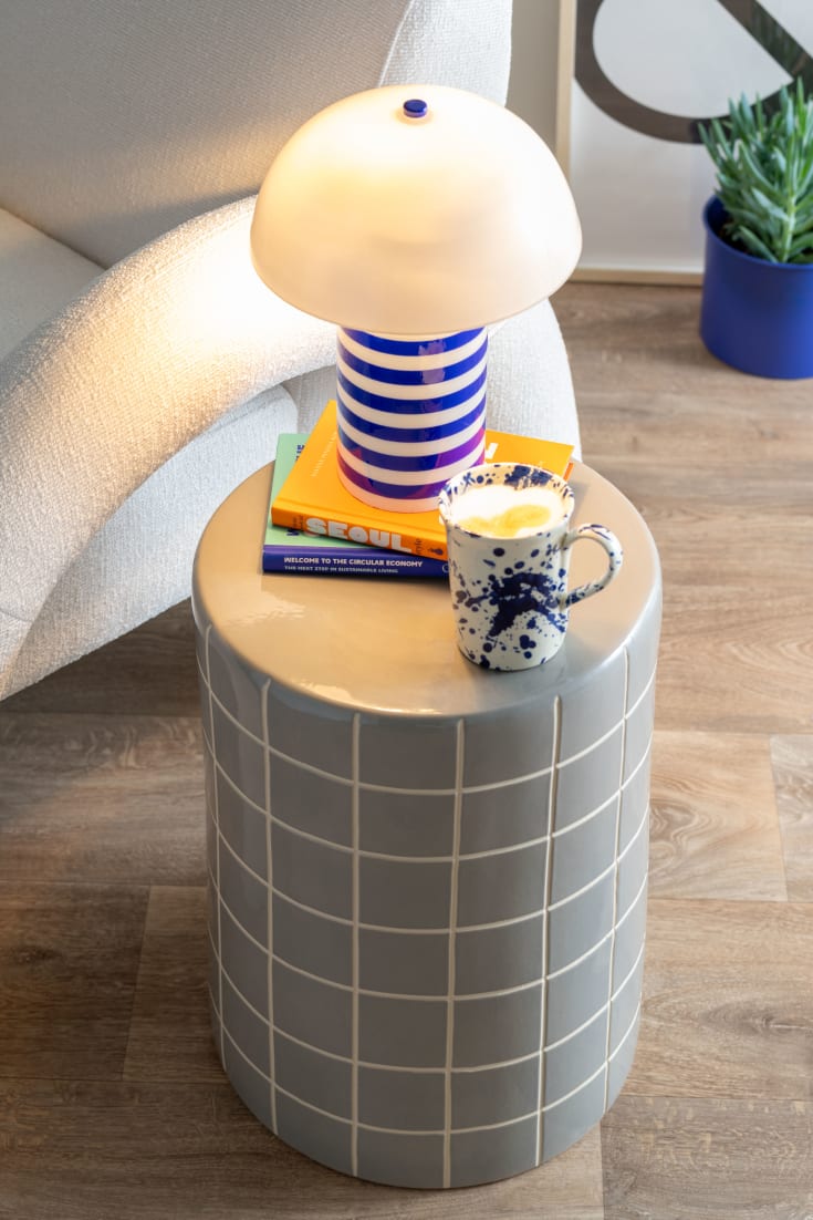 Leitmotiv Rayado Retro bordlampe, stripet blå