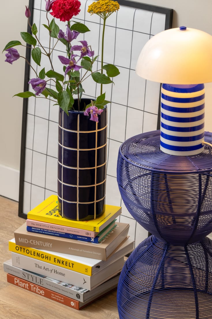 Leitmotiv Rayado Retro bordlampe, stripet blå