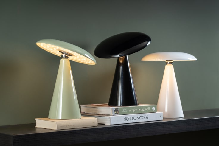 Leitmotiv Phoebe oppladbar bordlampe, sort