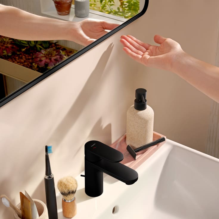 Hansgrohe Xarita Lite Q spegel med belysning, sensor, 120x70 cm, svart