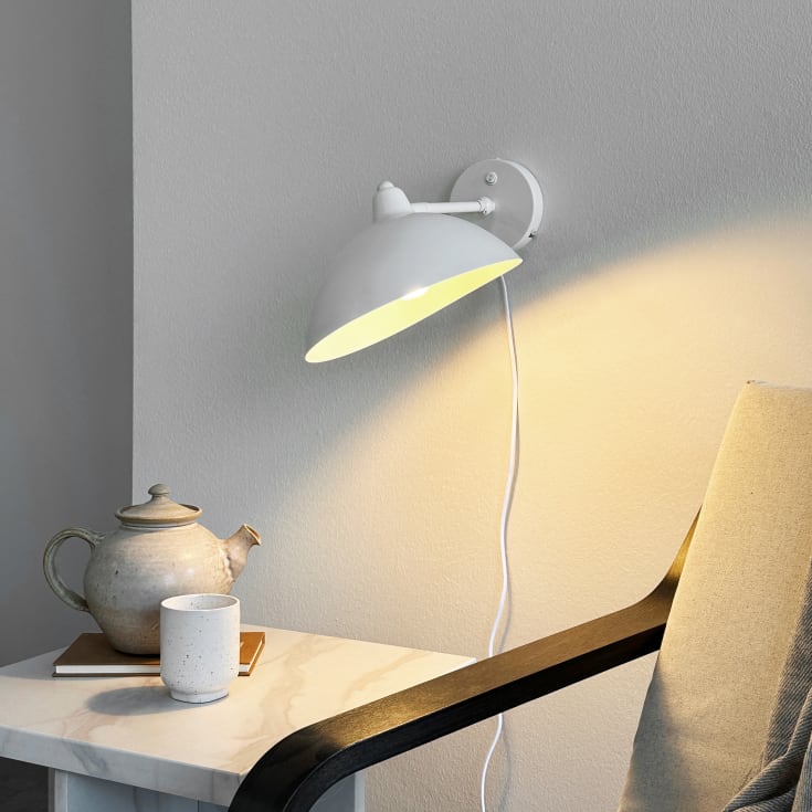 Dyberg Larsen Futura vägglampa, vit