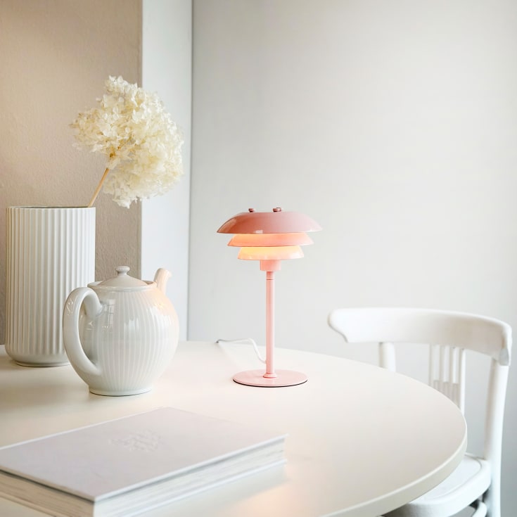 Dyberg Larsen Sixteen bordslampa, rosa